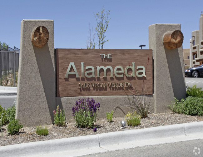 Foto del edificio - Alameda Santa Fe Condominiums