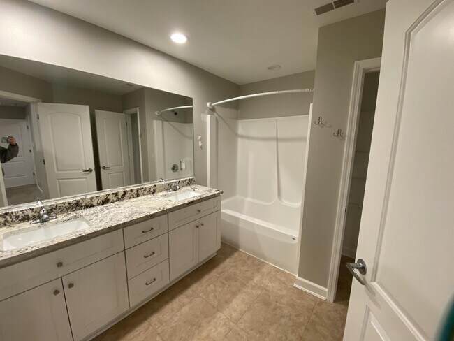 Foto del edificio - 3190 W 63rd Ln