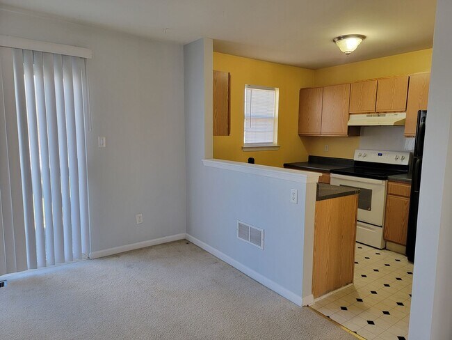 Building Photo - 407 Champs Ln