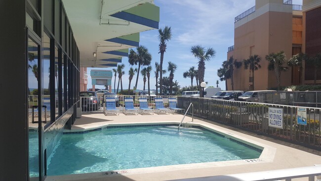 Foto del edificio - 7000 N Ocean Blvd