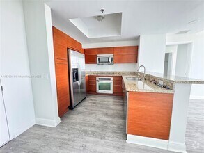 Building Photo - 2641 N Flamingo Rd