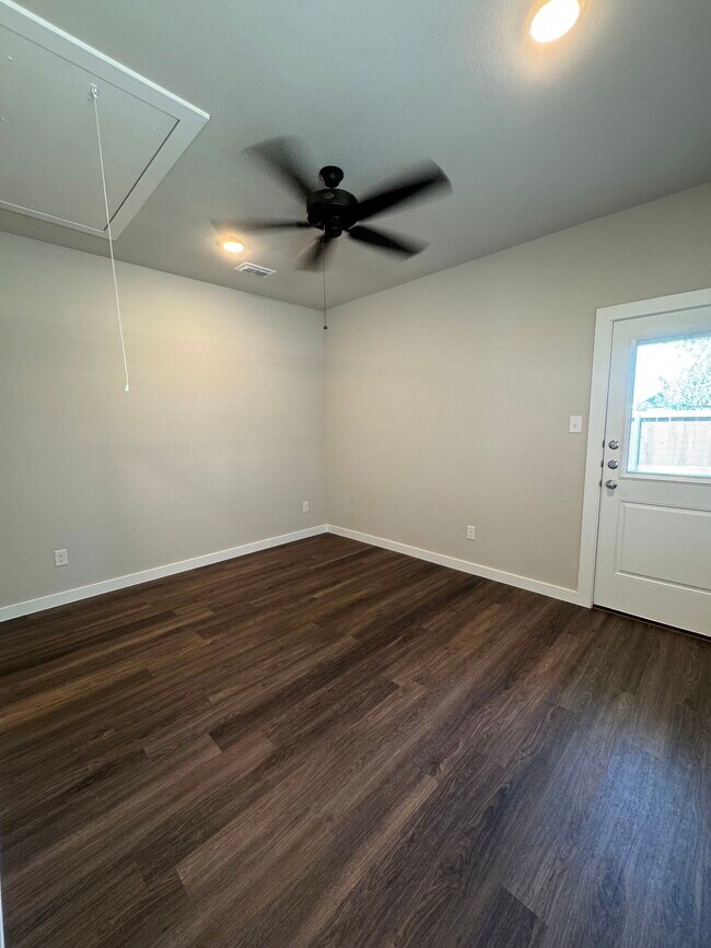 Foto del edificio - 1127 Eloise Dr