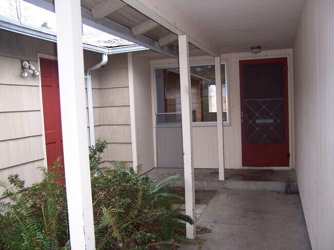 Building Photo - 711 NW 17th St