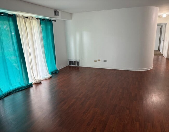 Livingroom - 4425 Blackhawk Ln