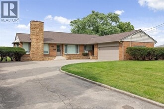 Building Photo - 13994 Riverside Dr E