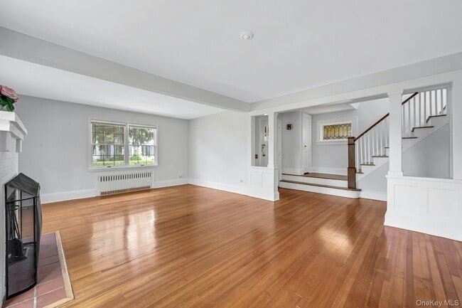 Building Photo - 10 Carman Rd