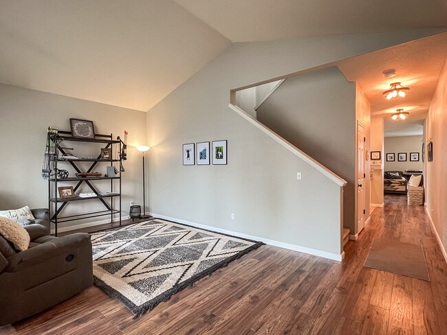 Foto del edificio - Beautiful 3 Bed + 2.5 Baths home with Larg...