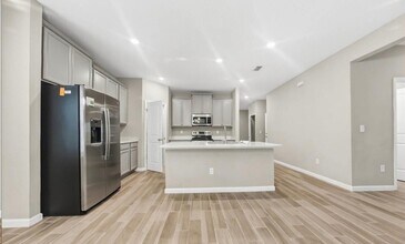 Building Photo - 6364 Starlight Dr