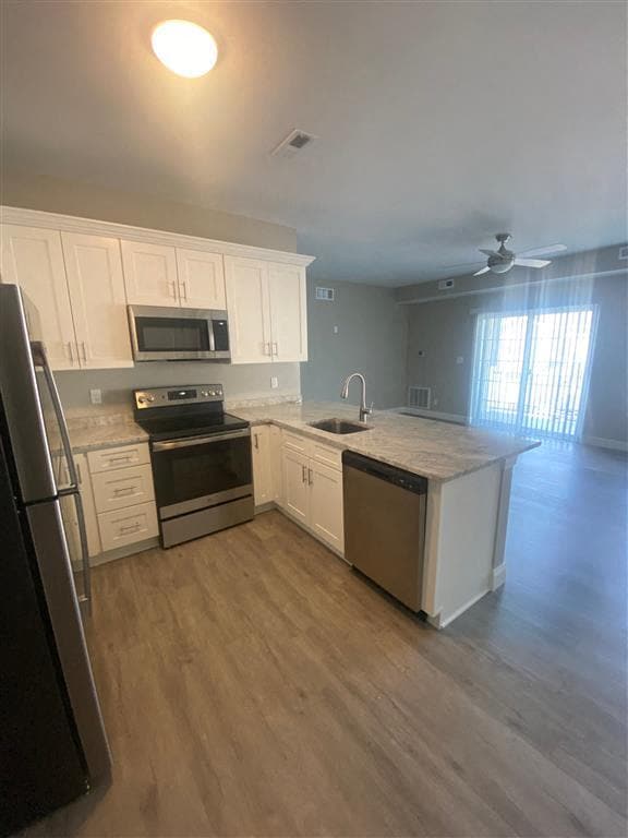 Building Photo - Greens on Dodge