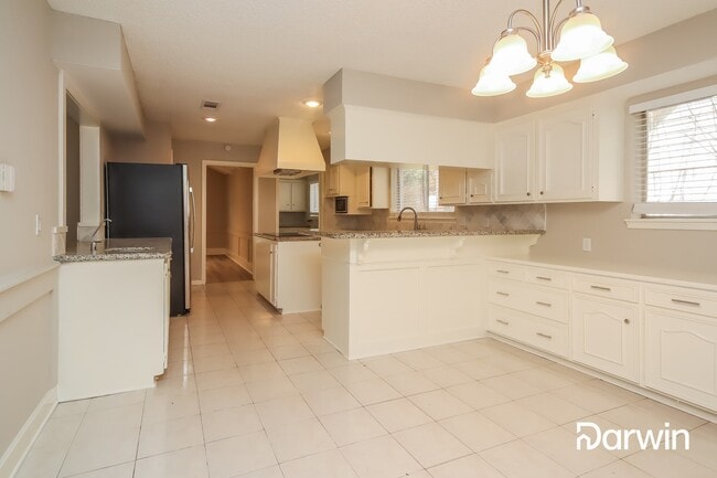 Building Photo - 12614 Rocky Hill Drive, Houston, TX 77066