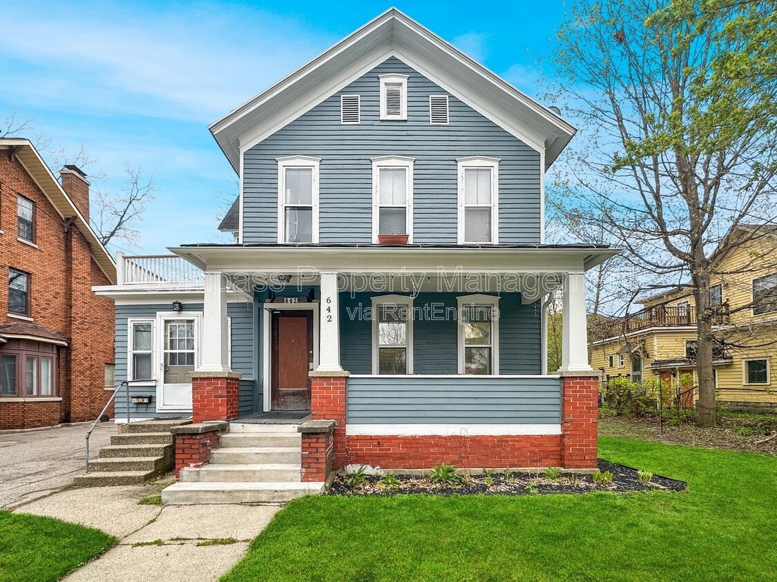 Primary Photo - 642 Cherry St SE