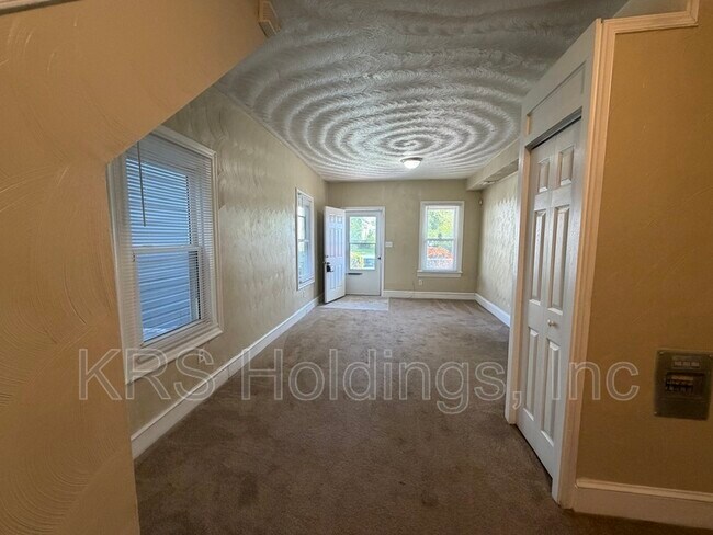Building Photo - 758 Fremont St