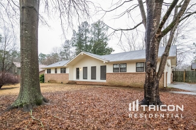 Building Photo - 2633 Green Valley Ct