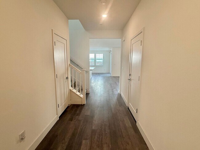 Foto del edificio - GILROY - beautifully maintained two-story home in the desirable gated community of Gilroy