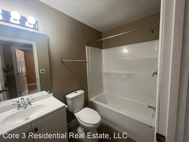 Building Photo - 3 br, 2 bath House - 108 Sorrento Villa