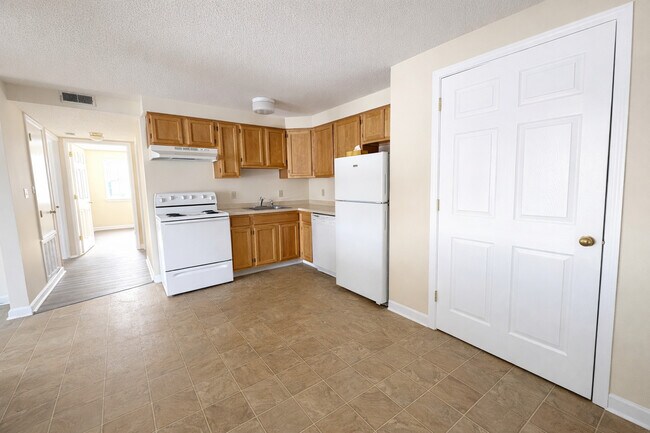 Cocina - Hickory Hill Estates