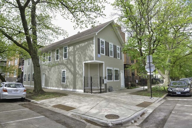 Building Photo - 2101 W Fletcher St