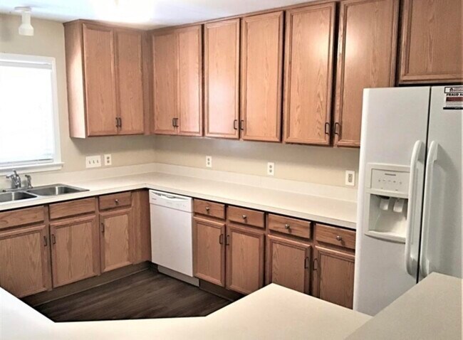 Foto del edificio - 1580 High Ridge Dr