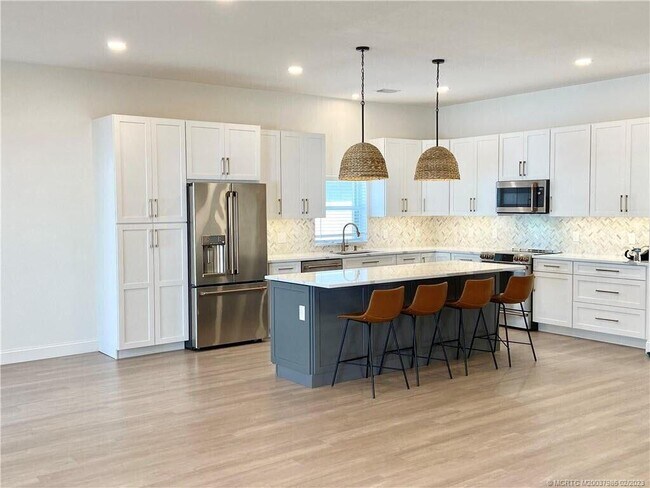 Foto del edificio - 1704 Primrose Ct