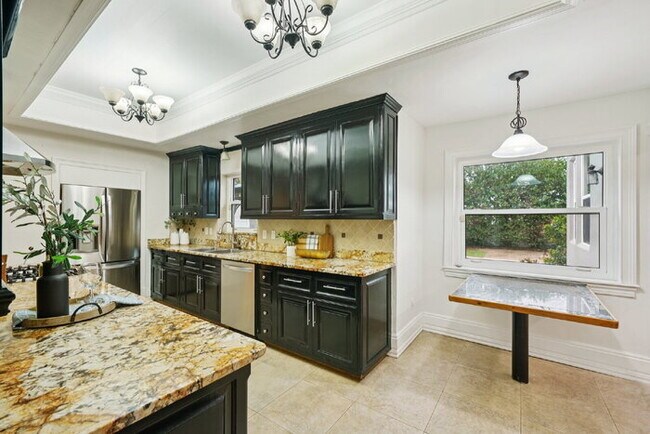 Foto del edificio - BEAUTIFUL Home For Rent in St Petersburg! WITH A POOL!