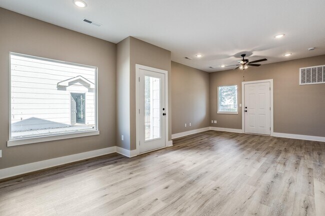 Building Photo - 6810 White Pine St