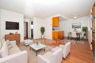 Building Photo - 226 G St