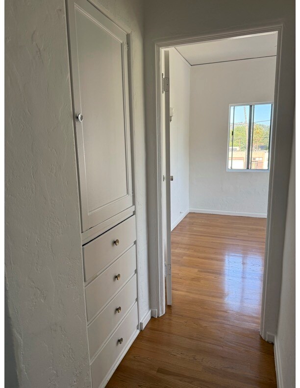 Foto principal - 27 E Montana St