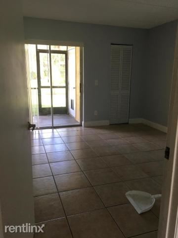 Building Photo - 2 br, 2 bath Condo - 1110 Meadows Cir # 1110
