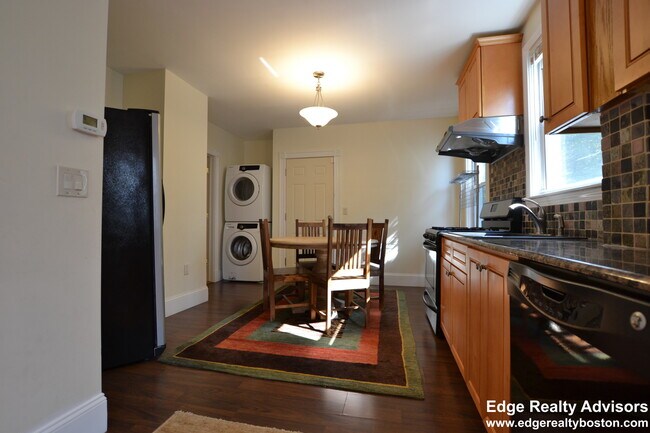Building Photo - 9 Alcott St