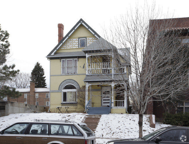 Foto del edificio - The Yellow House