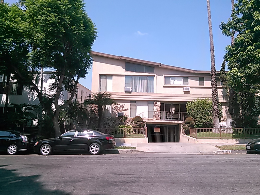 Building - Ro-Mi Palms