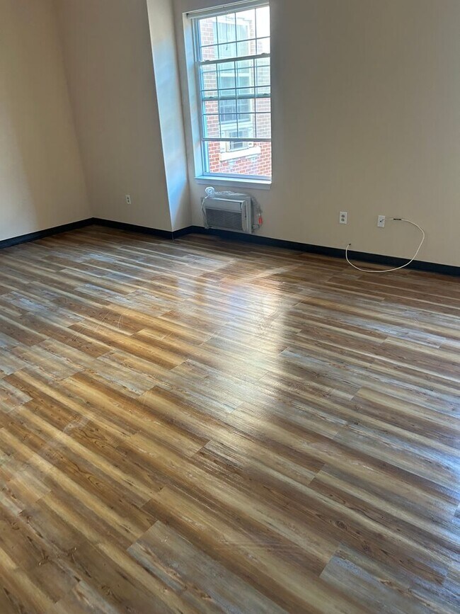 Foto del edificio - Spacious 1 Bedroom Apartment