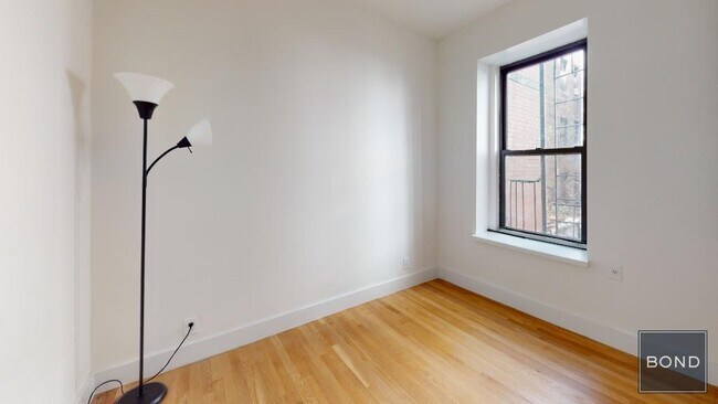Foto del edificio - 415 E 73rd St