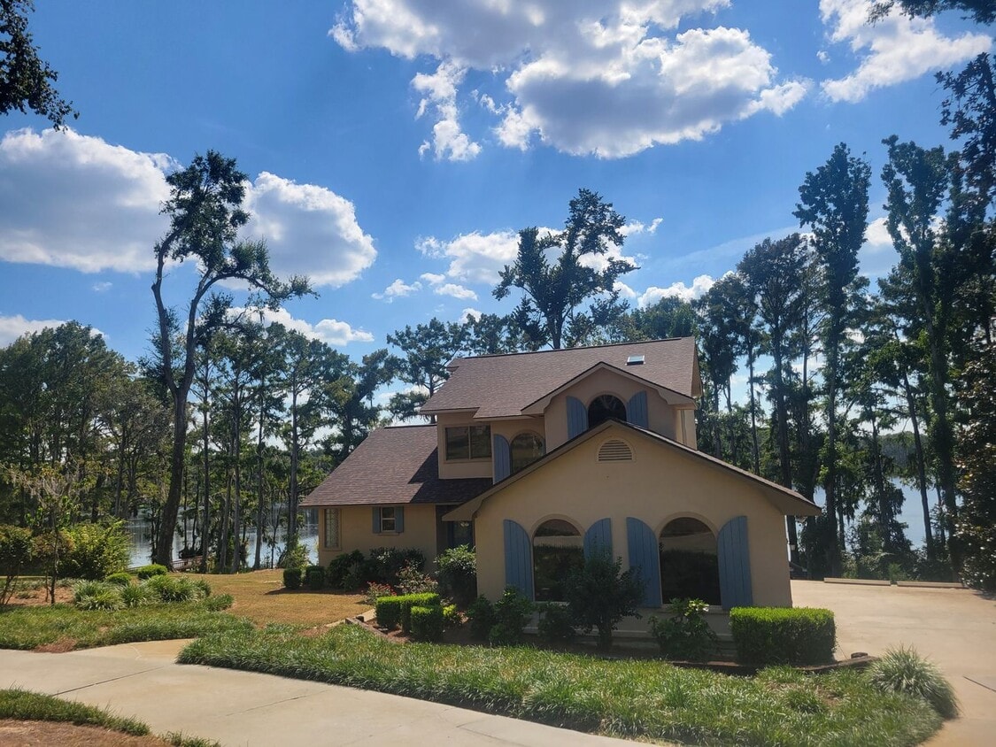 Primary Photo - Cypress Lake S/D home in Lake Park