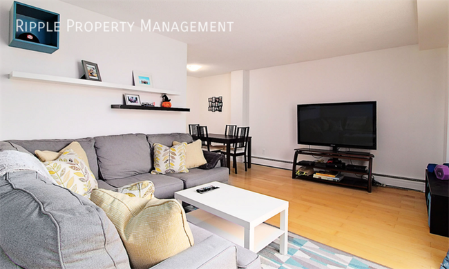 Photo du bâtiment - Modern 2 Beds, 1.5 Baths Apartment/Condo |...