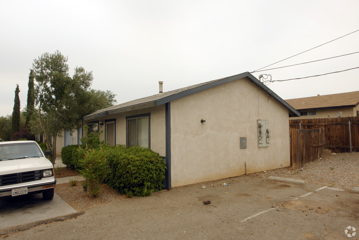 Foto del edificio - 15776 Sequoia Ave
