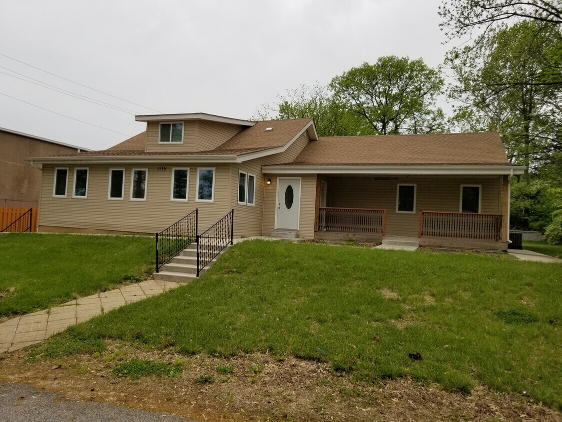 1115 Dr Olivette, MO 63132 Alquileres en Olivette, MO