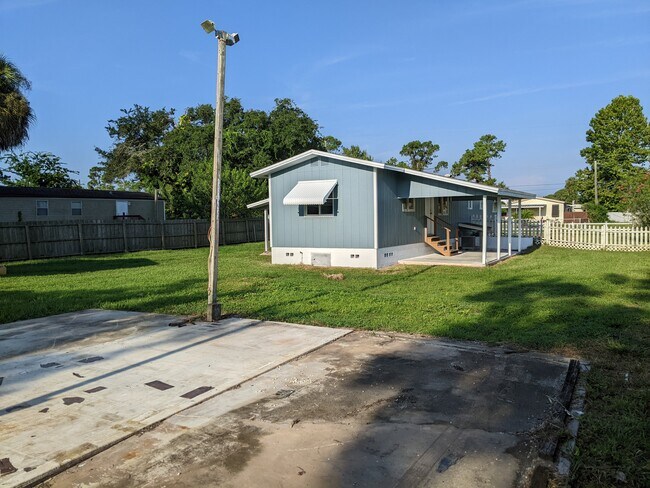 Foto del edificio - 367 Beehive Dr