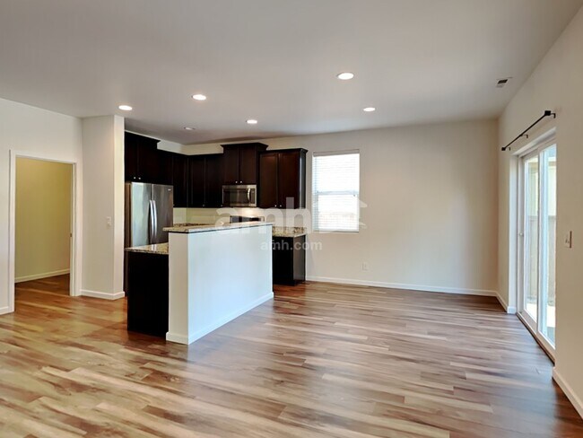 Foto del edificio - 477 McKinley St