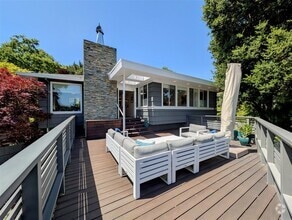 Building Photo - 10 Idalia Ct