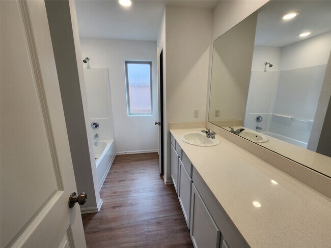 Foto del edificio - 1954 Ballesteros St