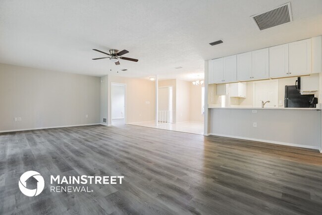 Foto del edificio - 1303 Pine Needle Rd