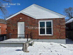 Building Photo - 1228 Grant Dr