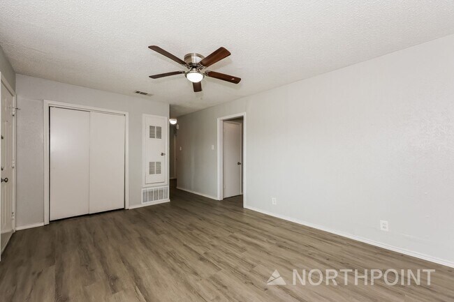 Foto del edificio - 2 BR/1BA | Newly Renovated Single Family Home | 1-Car Covered Parking | Gated backyard