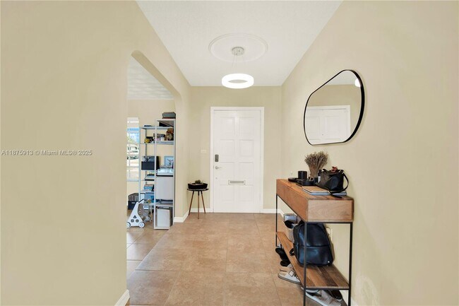 Building Photo - 15425 Palmetto Lake Dr