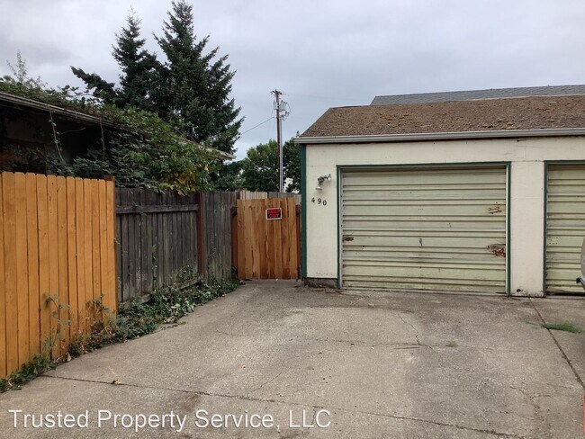 Building Photo - 3 br, 1 bath House - 490 Wilkie St.