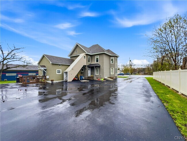 Foto del edificio - 9595 Brewerton Rd