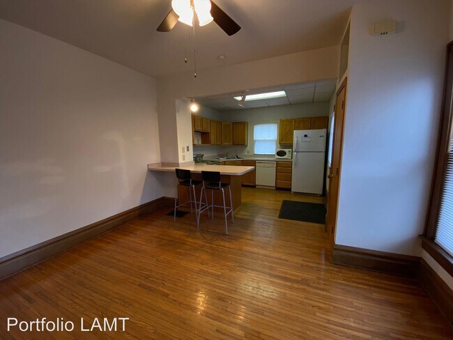 Building Photo - 2777 Indianola Ave