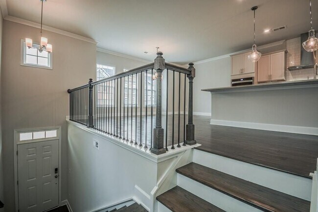 Foto del edificio - 845 Atwood Ln