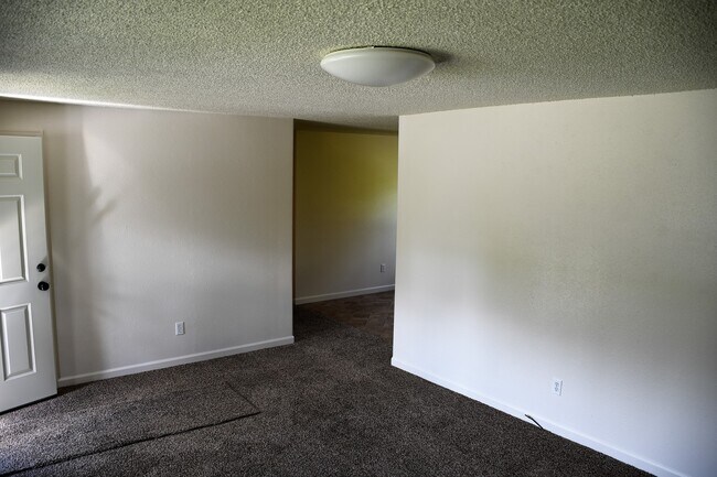Foto del edificio - 2905 S Bowdish Rd